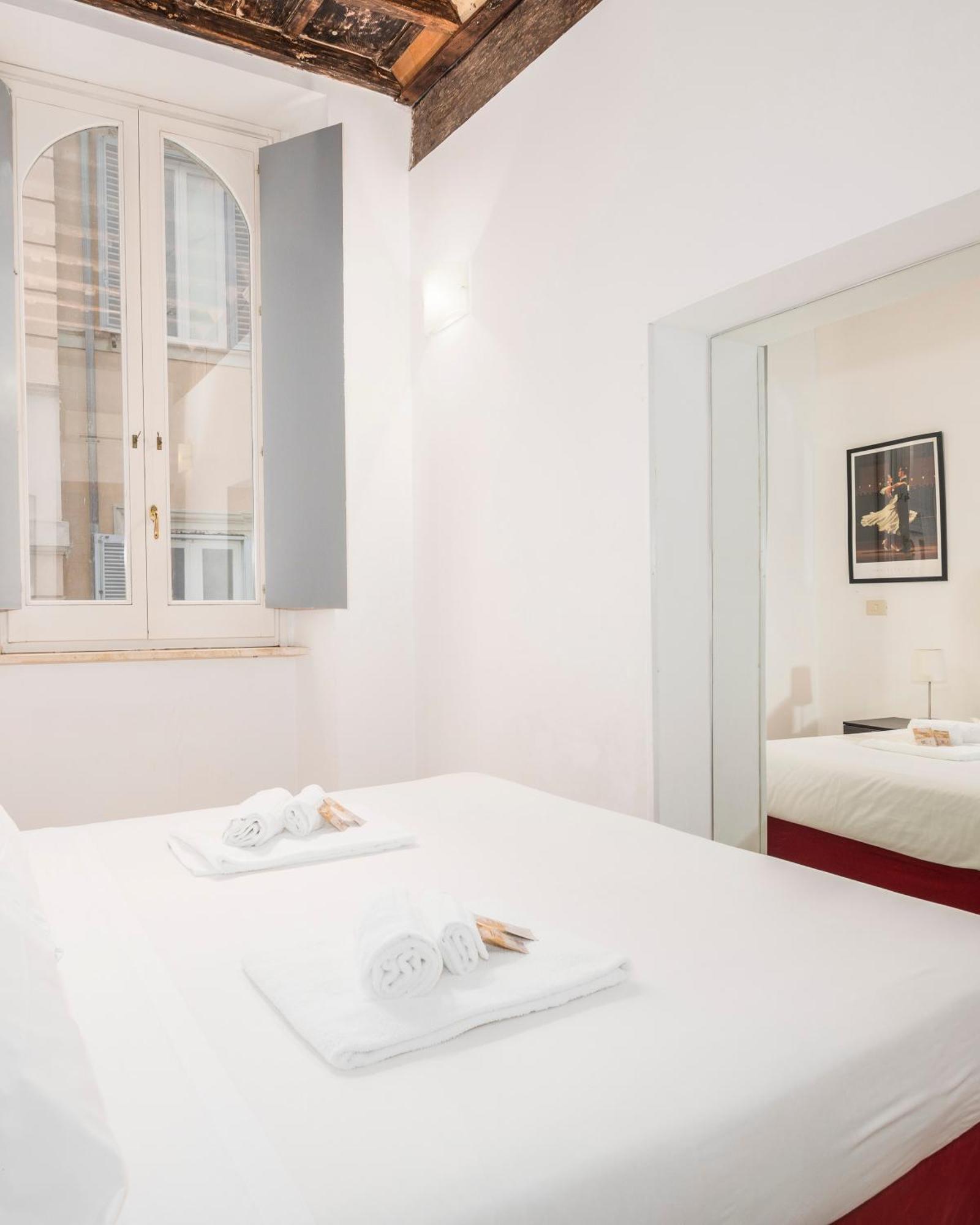 Suites Campo De' Fiori - Zen18-19-20 Рим Екстер'єр фото