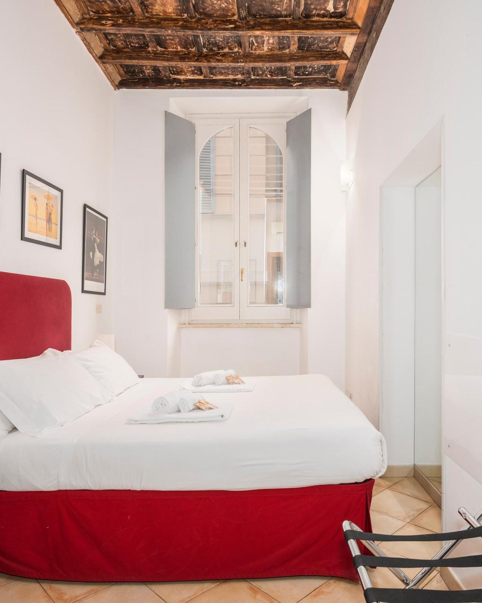 Suites Campo De' Fiori - Zen18-19-20 Рим Екстер'єр фото